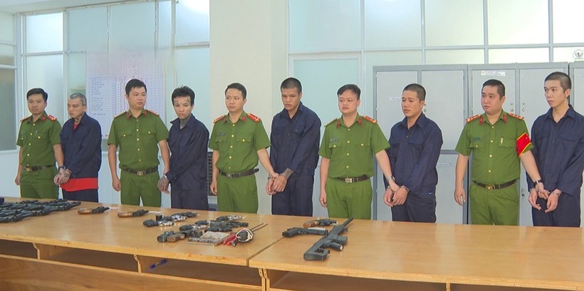 Các đối tượng bị bắt giữ. (Ảnh: Công an)