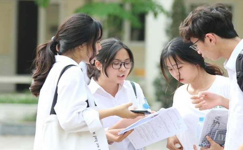 Việc lựa chọn một ngôi trường phù hợp để theo đuổi ước mơ đại học là quyết định quan trọng đối với các bạn trẻ.
