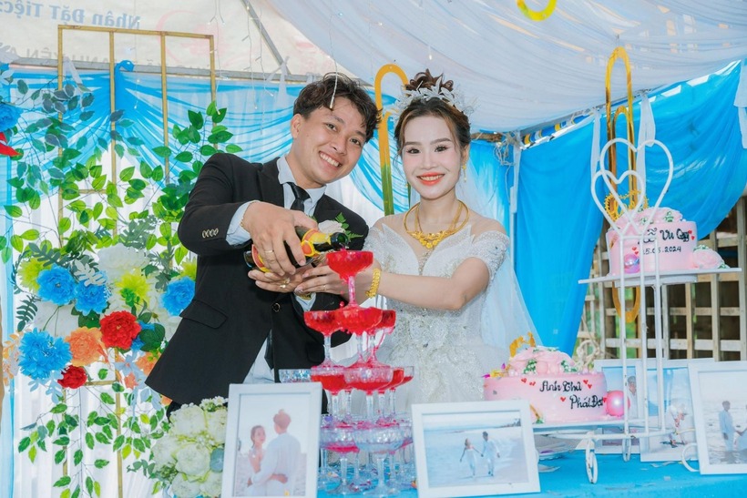 Chú rể Phát Đạt và cô dâu Anh Thư trong ngày cưới. Ảnh: Vietnamnet.
