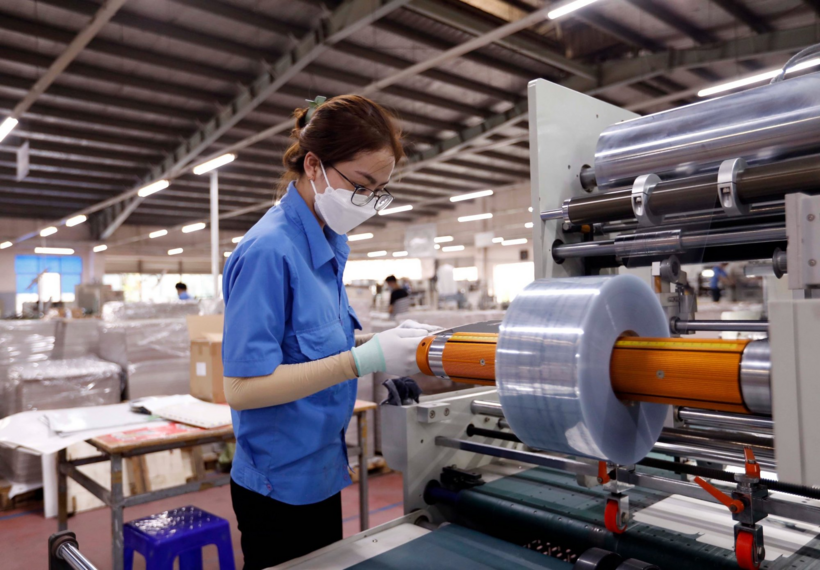 Làm thêm giờ, có phải đóng thuế thu nhập cá nhân. Ảnh minh hoạ