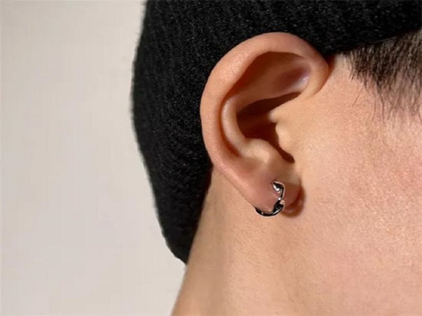 Mua sắm khuyên tai dành cho nam tại HADOSA ngay