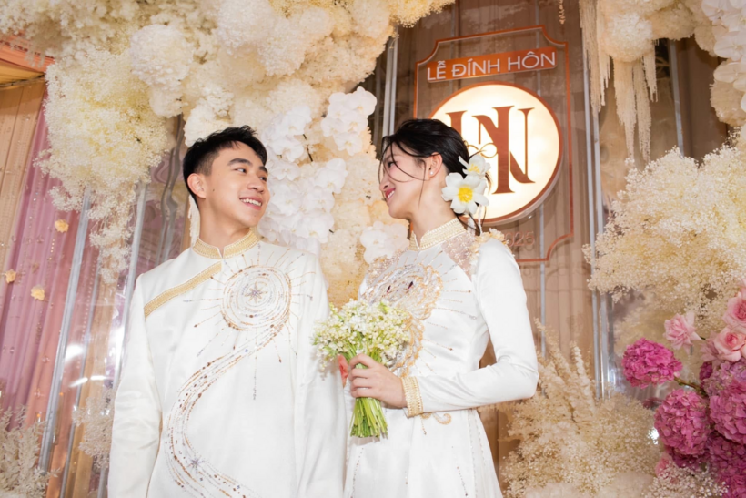 Thông tin Á hậu Phương Anh và doanh nhân Phạm Nhật Minh Hoàng tổ chức lễ ăn hỏi thu hút sự quan tâm của cộng đồng mạng.