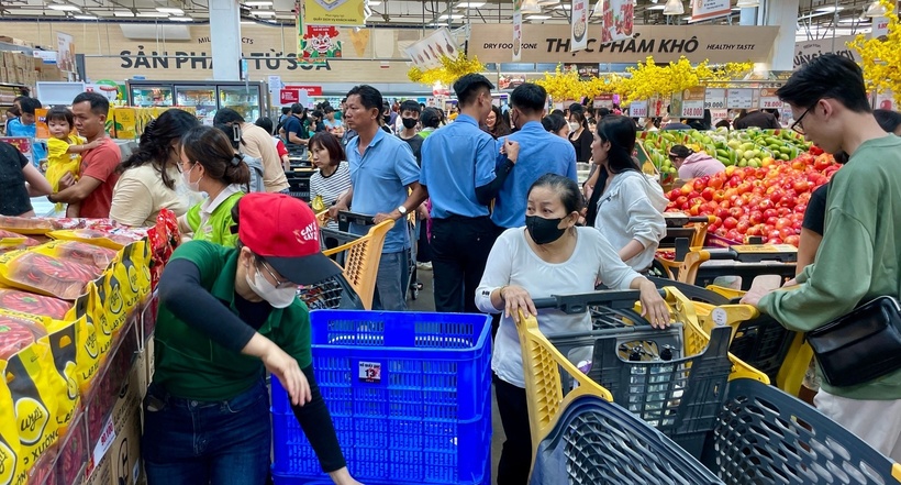 Dịp này, nhiều chương trình khuyến mãi khủng cũng được nhiều thương hiệu áp dụng với các mẫu mã phong phú hơn.