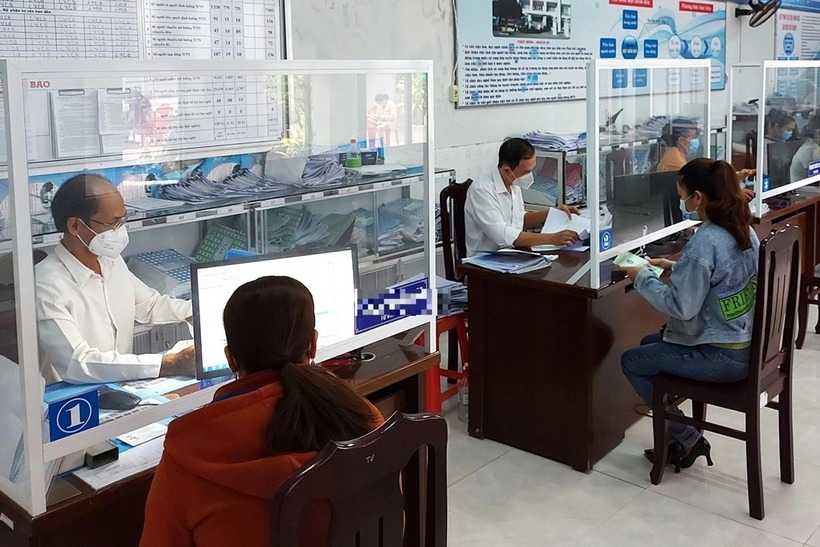 Cán bộ làm việc tại một cơ quan ở Bạc Liêu. (Ảnh: Dân trí)
