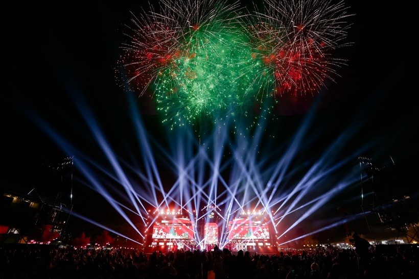 Du khách ngây ngất với Lễ hội đèn lồng hoành tráng chưa từng có ở Việt Nam - 12