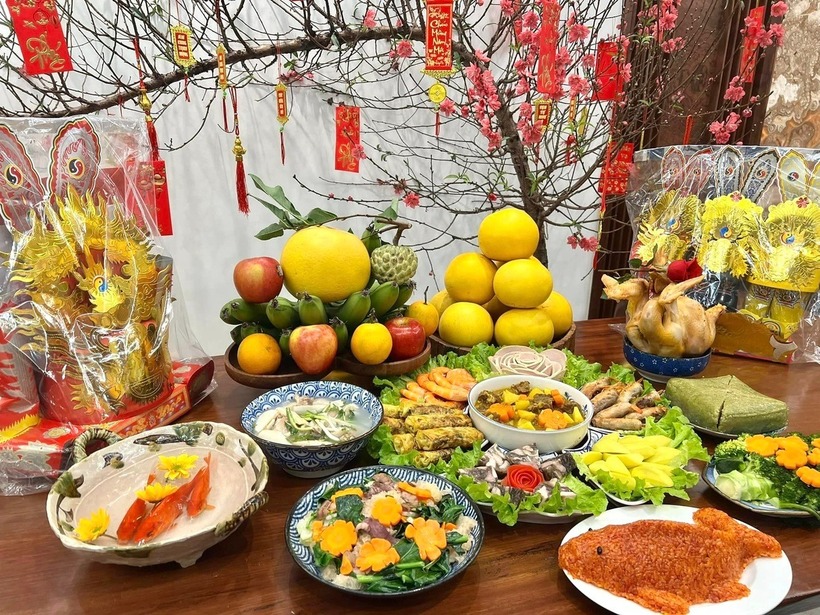 Tết ông Công ông Táo không chỉ là nghi lễ truyền thống mà còn là dịp để các thành viên trong gia đình sum họp, quây quần bên nhau. Ảnh minh họa