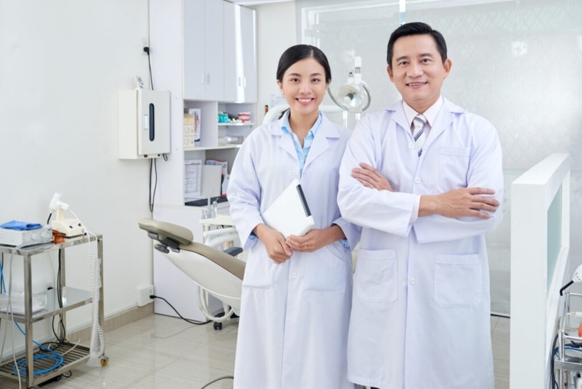 Bác sĩ Chuyên khoa 1 có kiến thức và kỹ năng chuyên sâu trong một lĩnh vực y khoa cụ thể, có khả năng chẩn đoán và điều trị các bệnh lý phức tạp hơn so với bác sĩ đa khoa. Ảnh minh họa.