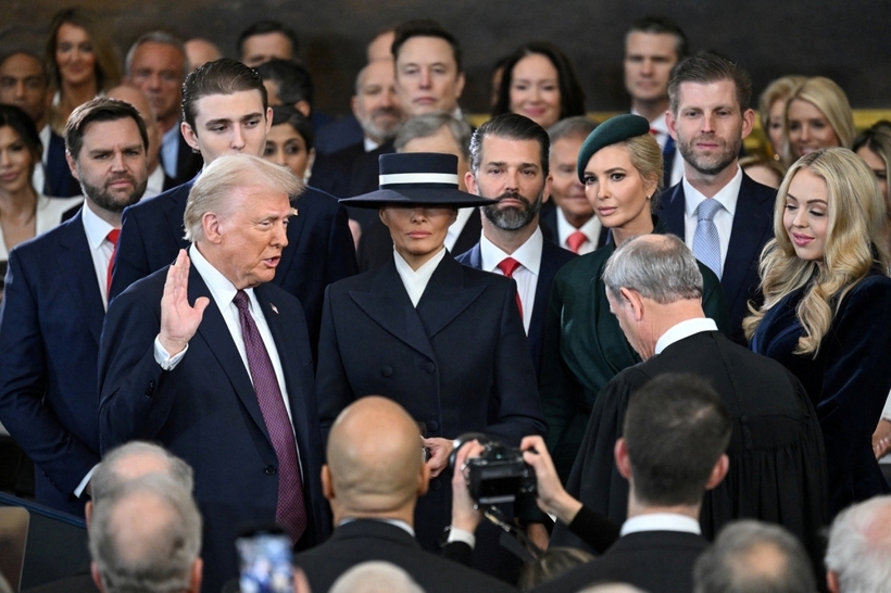 Ông Trump tuyên thệ nhậm chức Tổng thống Mỹ thứ 47 (Ảnh: Reuters).