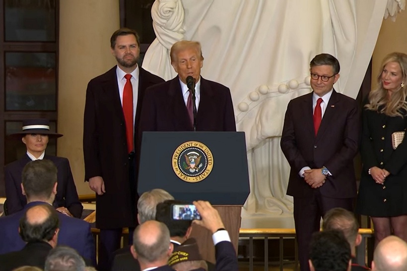 Ông Donald Trump phát biểu sau lễ tuyên thệ nhậm chức ngày 20/1. Ảnh: Fox News