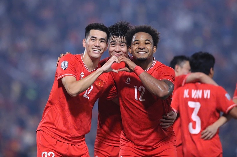 Giá trị của Nguyễn Xuân Son tăng 200.000 euro (khoảng 5,2 tỷ đồng) sau thành công ở AFF Cup.