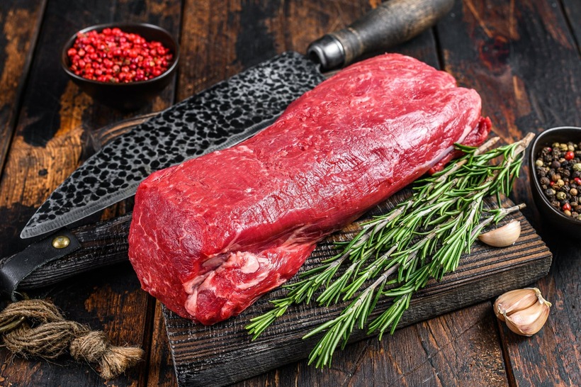 Thịt bò là thực phẩm bổ dưỡng, chứa nhiều các vitamin và khoáng chất rất tốt cho sức khỏe.