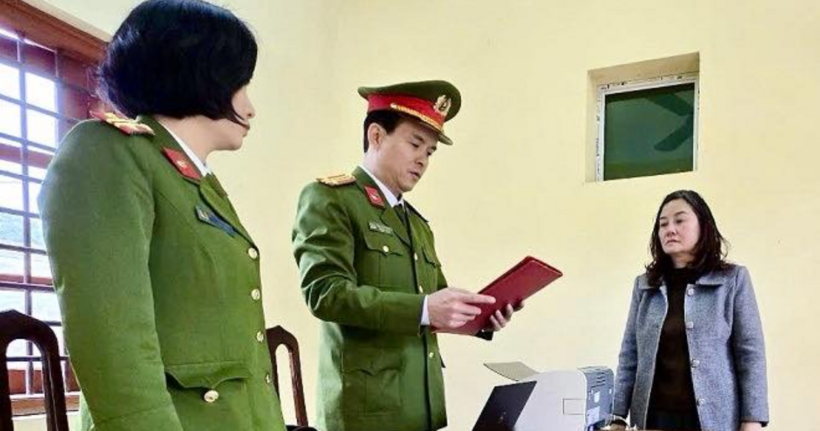 Bà Nguyễn Lan Hương tại cơ quan công an.