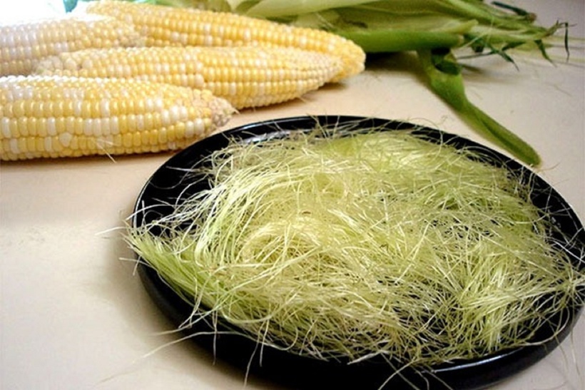 Râu ngô cũng chứa các chất chống oxy hóa như flavonoid giúp bảo vệ tế bào thận khỏi tổn thương do các gốc tự do gây ra, ngăn ngừa quá trình lão hóa và suy giảm chức năng thận. Ảnh minh họa.