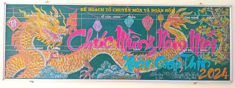 Linh vật rồng năm Giáp Thìn 2024 được cô Vũ Mặc Khuê Trâm vẽ trên bảng phấn. (Ảnh: Tuổi trẻ)