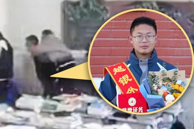 Nam sinh này bất chấp nguy hiểm tính mạng, quay lại cứu một bạn học khuyết tật trong trận động đất mạnh 4.6 độ richter. Ảnh: Sina.