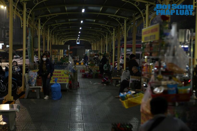 Bến xe Giáp Bát (quận Hoàng Mai, Hà Nội) cũng khá vắng vẻ trong ngày giáp Tết.