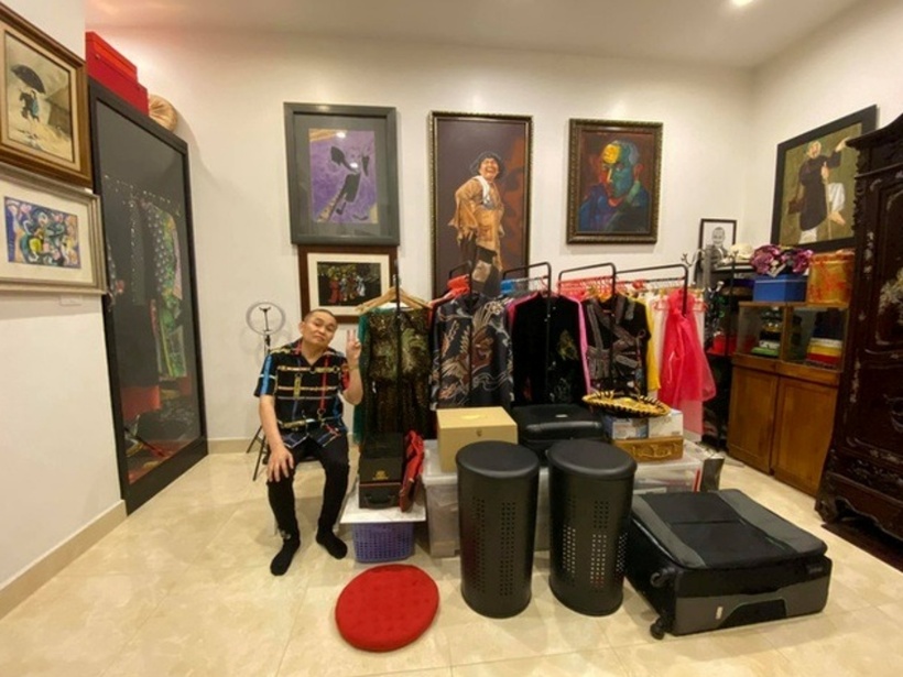 Căn phòng để đồ của Xuân Hinh.