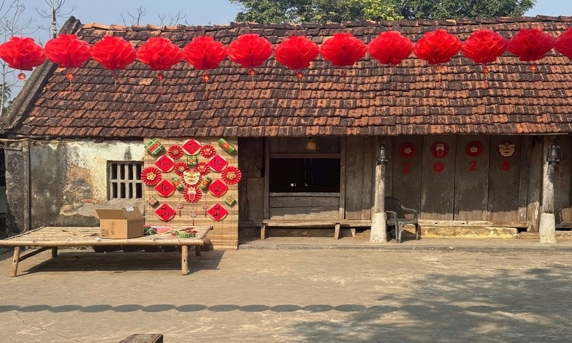 Ngôi nhà cổ khoảng 85 năm tuổi của gia đình Sơn được giữ nguyên vẹn kiến trúc từ khi mới xây dựng cho đến nay.