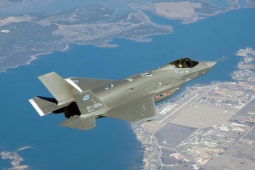 F-35 sở hữu khả năng tác chiến điện tử tiên tiến và màn hình thực tế tăng cường. Ảnh: Quân đội Mỹ