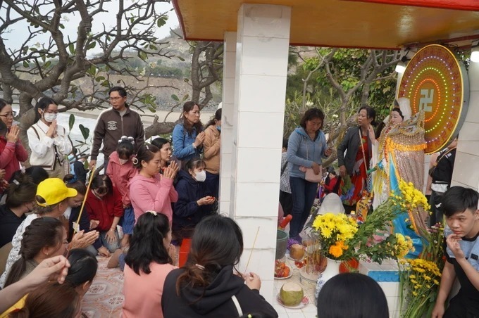Để bảo tồn và phát huy những giá trị tốt đẹp của miếu Hòn Bà, Ủy ban nhân dân tỉnh Bà Rịa - Vũng Tàu cùng với người dân địa phương đã và đang nỗ lực trùng tu, bảo dưỡng và quảng bá hình ảnh của ngôi miếu linh thiêng này.