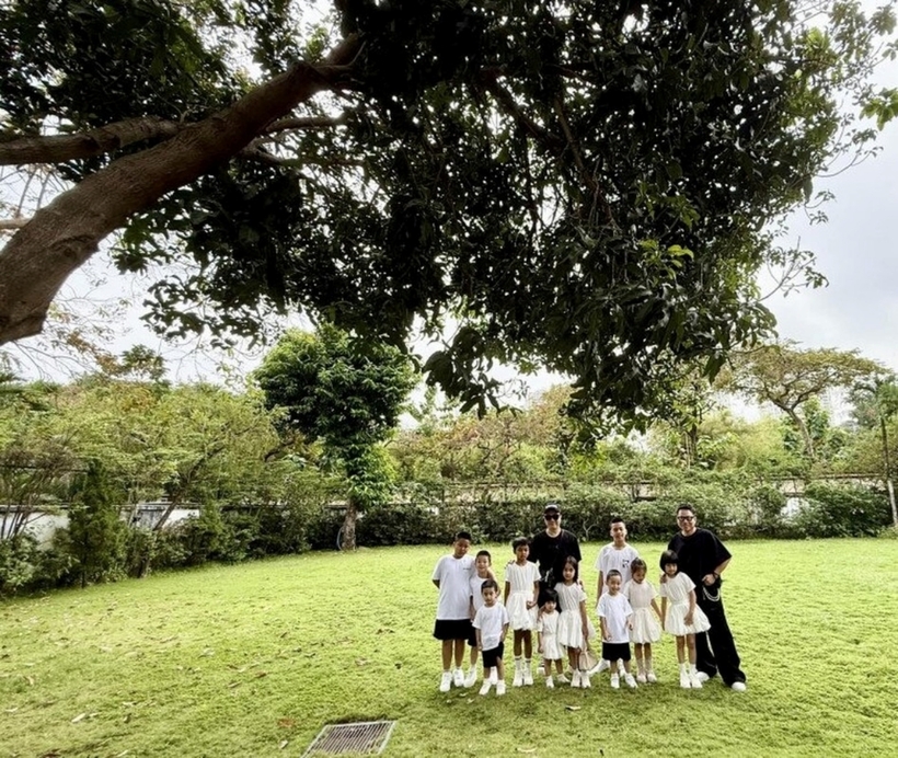 "Mình đã có 1 quyết định vô cùng khó khăn mà bao nhiêu năm nay mình chưa muốn làm là thay đổi chỗ ở vì mình vốn là người ngại thay đổi nhưng mỗi quyết định vào một thời điểm nào đó trong cuộc đời mình luôn mang theo tính bước ngoặt lớn và có lẽ lần này cũng vậy”, anh cho hay.