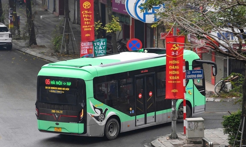 Tuyến xe buýt số 05 có cự ly 20,65km, với 11 xe buýt điện trung bình, sức chứa 30 chỗ (18 ghế), tích hợp nhiều tính năng hiện đại.