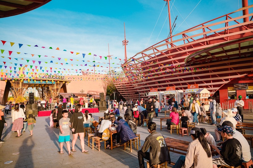 Choáng ngợp sức hút của “Vũ trụ Vin”: 6 ngày đón hơn 11 triệu lượt khách - 9