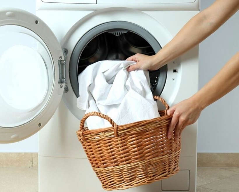 Giặt ga trải giường thường xuyên là việc làm cần thiết để bảo vệ sức khỏe và đảm bảo giấc ngủ ngon.