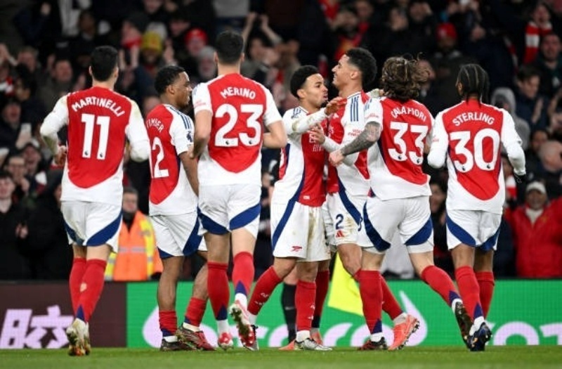 Kết quả bóng đá hôm nay ngày 3/2: Man City thảm bại khó tin Arsenal.