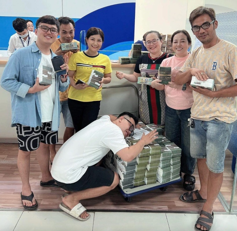 Đại gia đình ở Tây Ninh trúng độc đắc hơn 34 tỷ đồng. Ảnh: Thanh Niên
