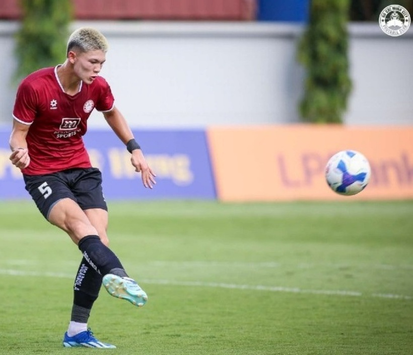 Zan Nguyễn là trung vệ người Mỹ gốc Việt đang thi đấu ở CLB TP.HCM tại V-League.