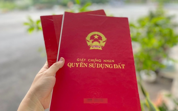 Khi cha hoặc mẹ qua đời, việc chia tài sản thừa kế là một vấn đề quan trọng, cần được giải quyết minh bạch để đảm bảo quyền lợi của các thành viên trong gia đình. Ảnh minh hoạ