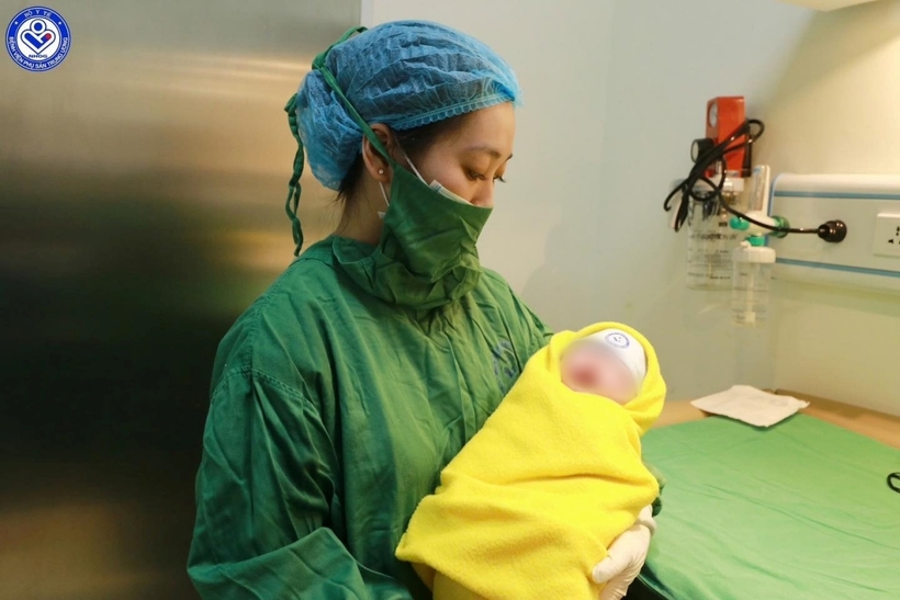 Bé trai chào đời khỏe mạnh, nặng 3,2 kg. Ảnh: Sức Khỏe & Đời Sống