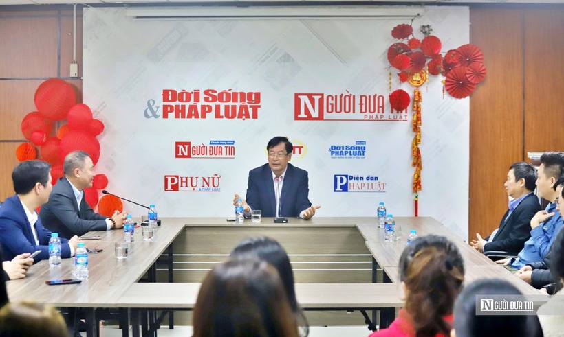 TS.Trần Công Phàn – Phó Chủ tịch Thường trực Hội Luật gia Việt Nam làm việc với Tạp chí Đời sống và Pháp luật.