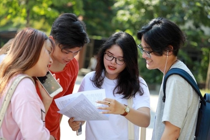 Năm 2025, nhiều trường đại học lớn, trong đó có các trường đại học ngành sư phạm thông báo bỏ phương án xét tuyển bằng kết quả học tập (học bạ) bậc THPT. Ảnh minh họa