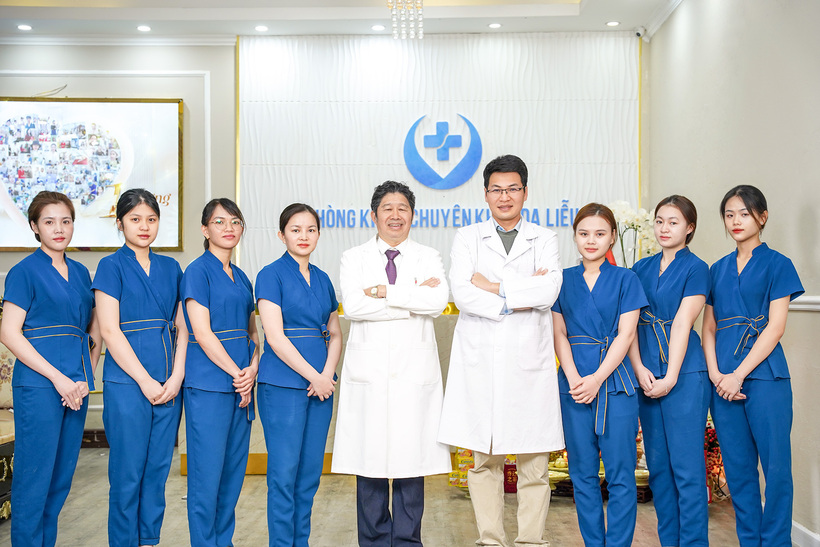 Chân dung bác sĩ Nguyễn Quốc Hưng trong ngành da liễu: Từ tâm đến tài - 2