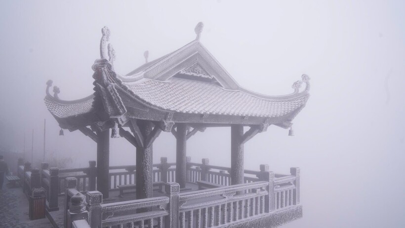 Đỉnh Fansipan được dự báo sẽ có băng tuyết vào cuối tuần này - 2