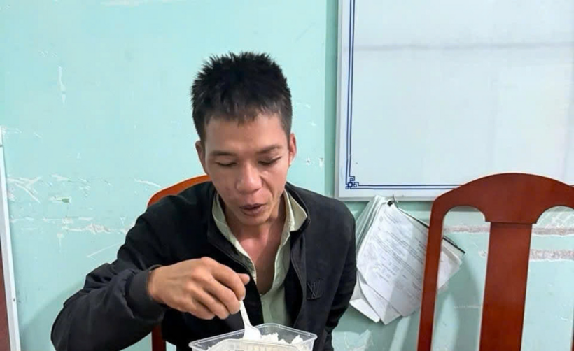 Phạm Đức Tiến tại cơ quan điều tra. Ảnh: Tuổi Trẻ