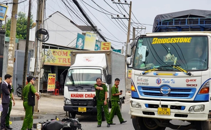 Cơ quan chức năng TP Biên Hòa dựng lại hiện trường vụ tai nạn. (Ảnh: Pháp luật TP.HCM)