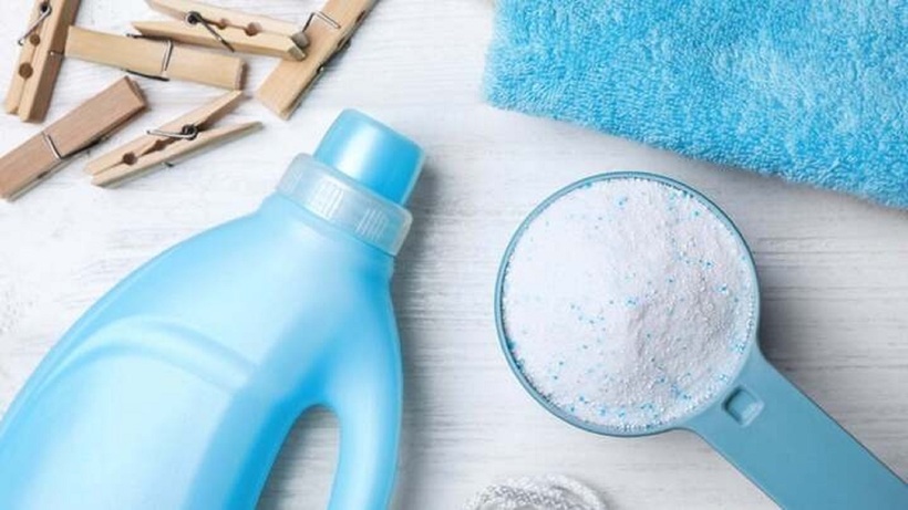 Việc tưới bột giặt lên cây cảnh có thể mang lại một số lợi ích nhất định, nhưng đồng thời cũng tiềm ẩn nhiều rủi ro.