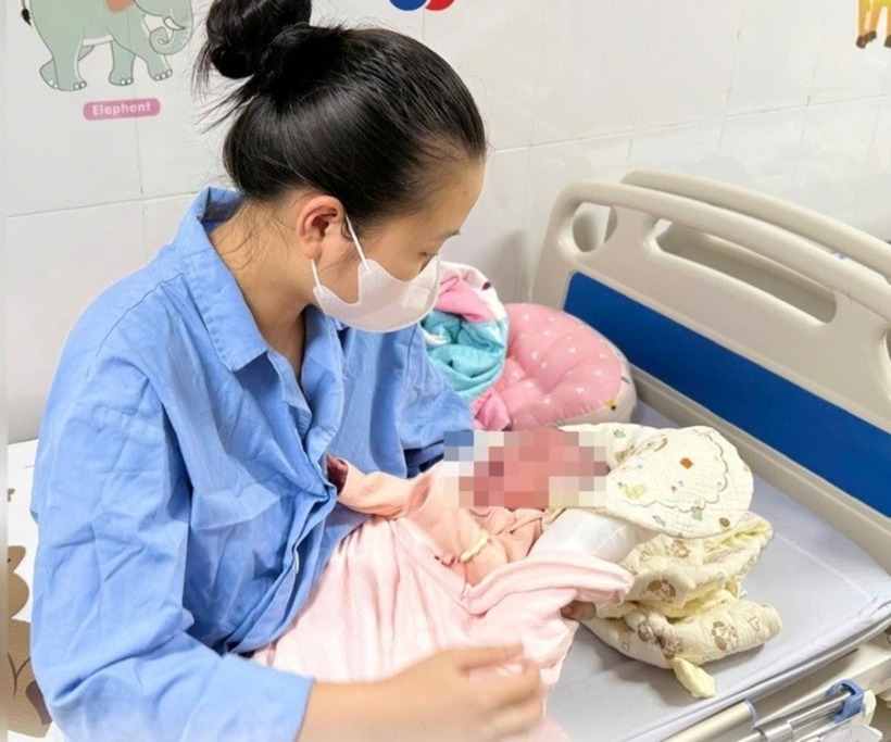 Sau hơn 2 tháng ngày điều trị, tình trạng bệnh nhi đã ổn định. Ảnh: Sức Khỏe & Đời Sống