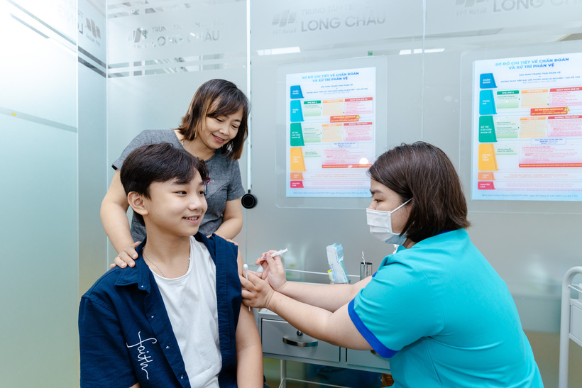 Người dân có thể chủ động phòng ngừa các biến chứng nguy hiểm của cúm mùa bằng vaccine - 1