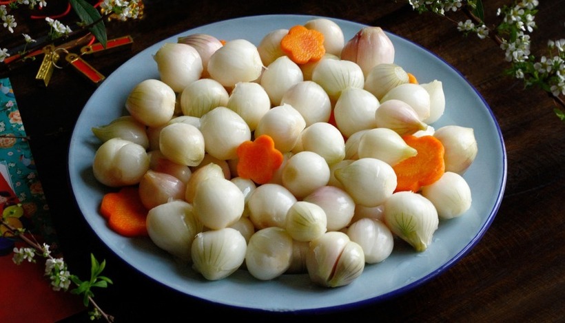 Bệnh nhân ung thư thường được khuyên không nên ăn dưa hành muối.