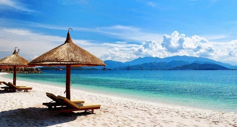Trước khi bắt tay vào tìm kiếm, hãy cùng gia đình thống nhất những tiêu chí quan trọng nhất cho chuyến đi biển sắp tới. Ảnh minh họa.