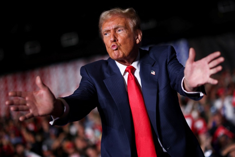 Ông Trump bất ngờ nhận "tin vui lớn" sau một tháng quay trở lại Nhà Trắng. Ảnh: