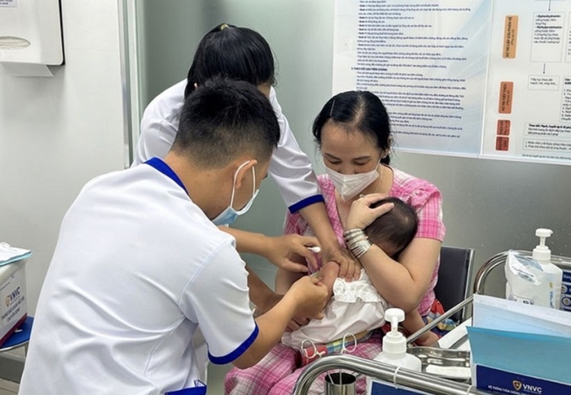 Khoảng 20.000 trẻ em từ 6 đến dưới 9 tháng tuổi trên địa bàn thành phố được tiêm 1 mũi vắc xin phòng bệnh sởi