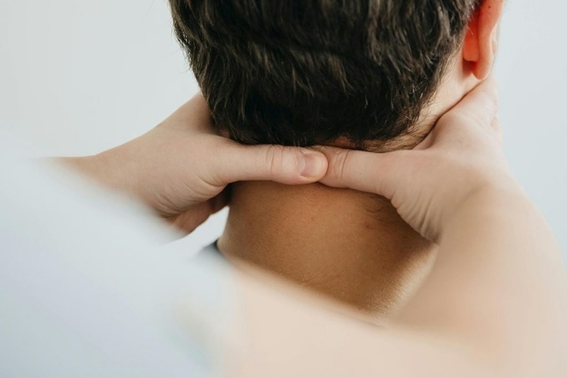 Người đàn ông hoàn toàn không gặp vấn đề gì trong 2 buổi mát-xa đầu tiên, còn thấy bệnh tình cải thiện. Ảnh minh họa: Pexels.com