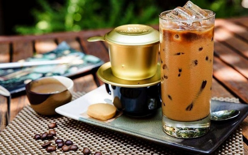 Cà phê sữa đá là thức uống đặc trưng của người dân ở TP.HCM, là sự kết hợp hoàn hảo giữa vị đắng đậm đà của cà phê và vị ngọt béo của sữa đặc. Ảnh minh họa.