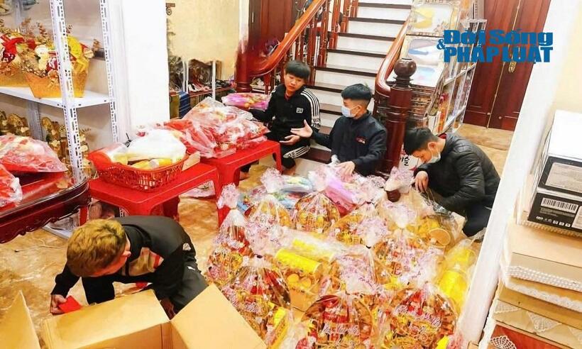 Nhiều cửa hàng, đơn vị cung cấp đồ cúng lễ, nấu cỗ đắt khách trước ngày rằm tháng Giêng.