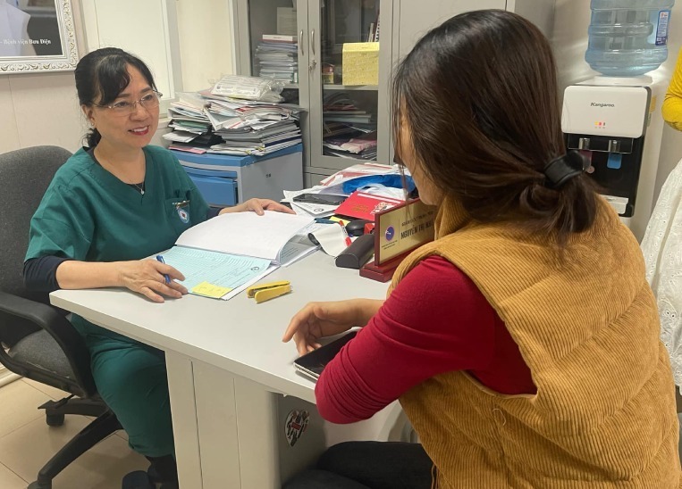 Bác sĩ Nhã khuyến cáo các bạn trẻ nên thực hiện khám tiền hôn nhân và khám sức khỏe sinh sản trước khi có ý định mang thai. Ảnh minh họa